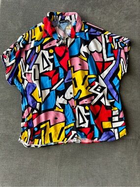 Women’s Big Dart Colorful Geometric Short Sleeve Button Down Dhirt